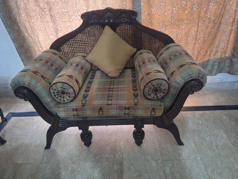 luxury Sofa Set/7 seater// Sofas /Cushions 1