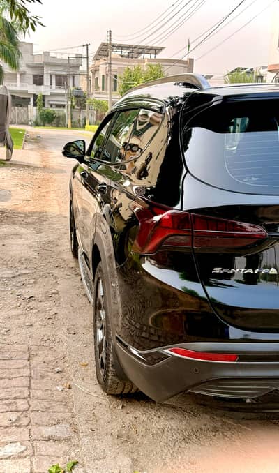 Hyundai Santa Fe Hybrid – Signature Variant (Fully Loaded)