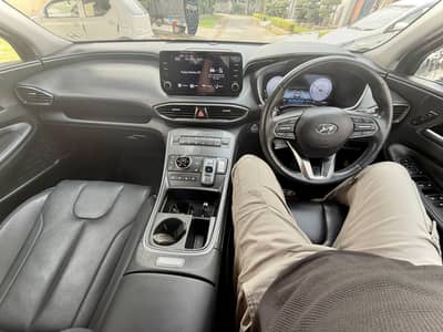 Hyundai Santa Fe Hybrid – Signature Variant (Fully Loaded)