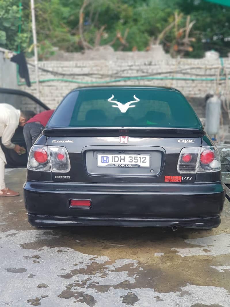 Honda Civic EXI Automatic 3