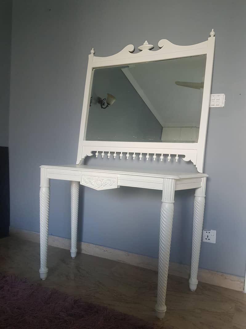 White Dressing table 1