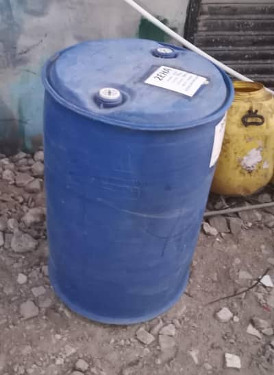 Empty (maybe Little hole) Drums 200kg previous Petroleum storage.