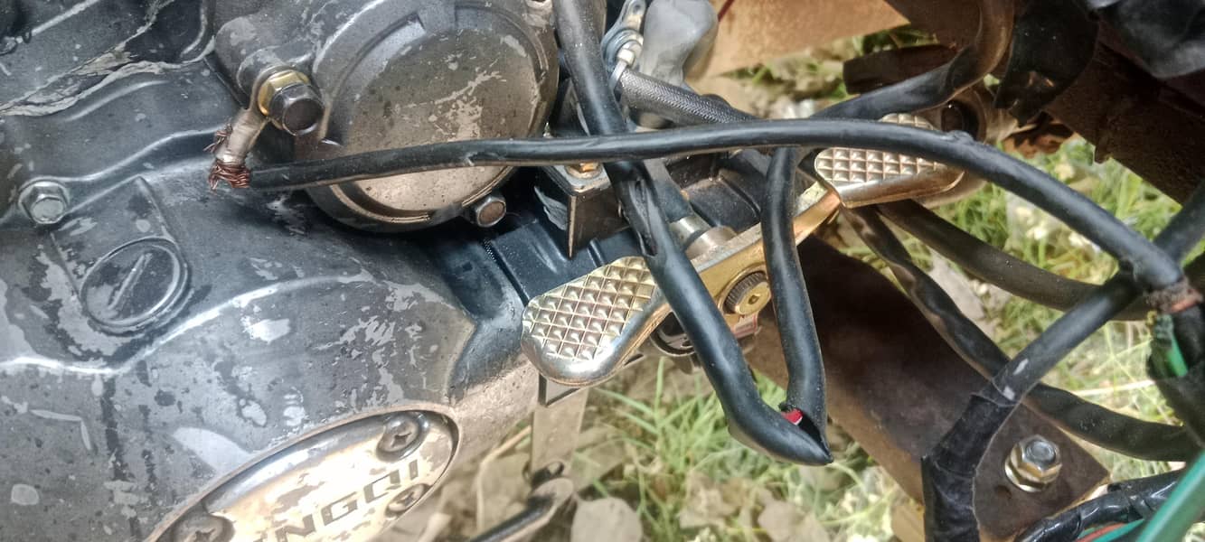 تیز رفتار رکشہ ہے لوڈر رکشہ ہے سامان بھی لے کر بندہ جا سکتا ہے جس 6