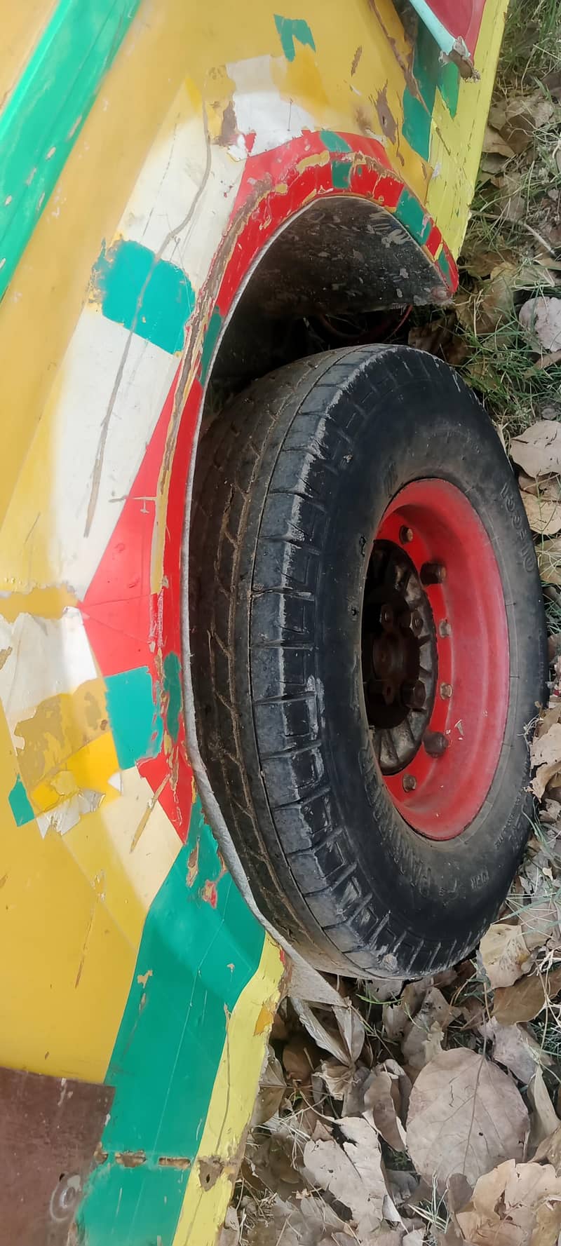 تیز رفتار رکشہ ہے لوڈر رکشہ ہے سامان بھی لے کر بندہ جا سکتا ہے جس 9