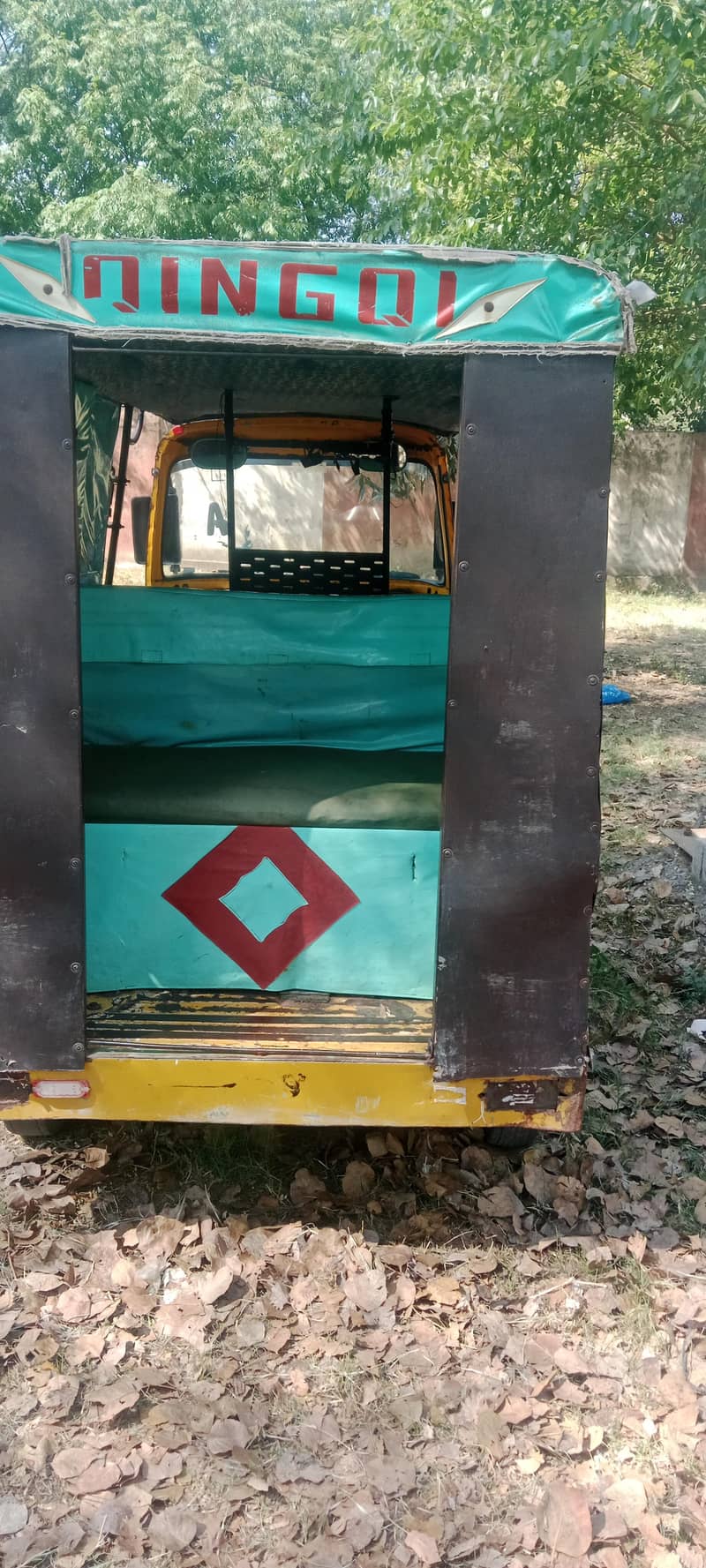 تیز رفتار رکشہ ہے لوڈر رکشہ ہے سامان بھی لے کر بندہ جا سکتا ہے جس 13