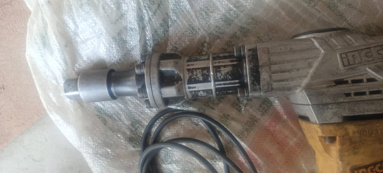 ingco 1300wat hilty 4