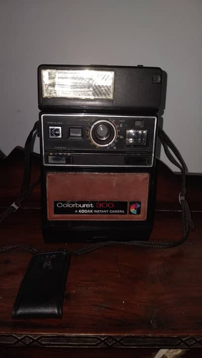 Kodak Colorburst 300 Instant Camera (Vintage Showpiece