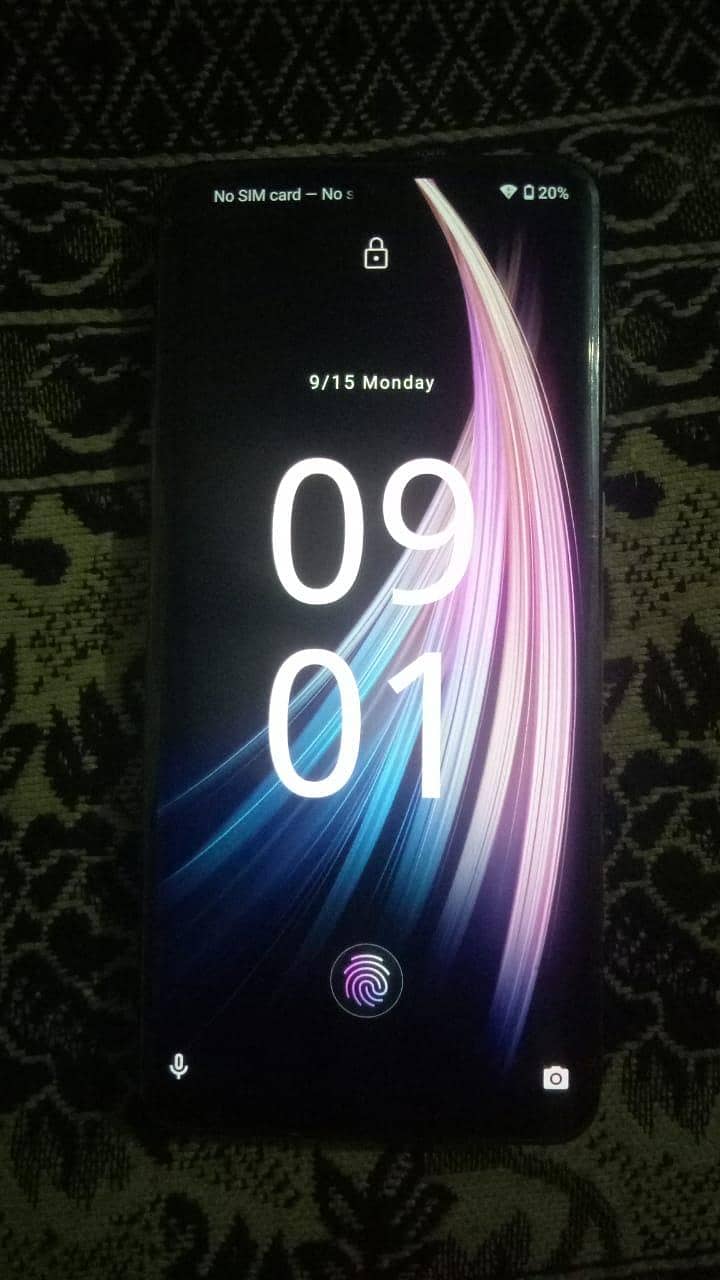 Sharp Aquos zero 2 1