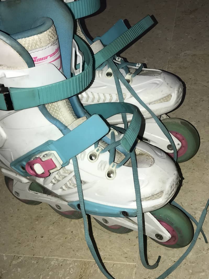 Skating shoes 0