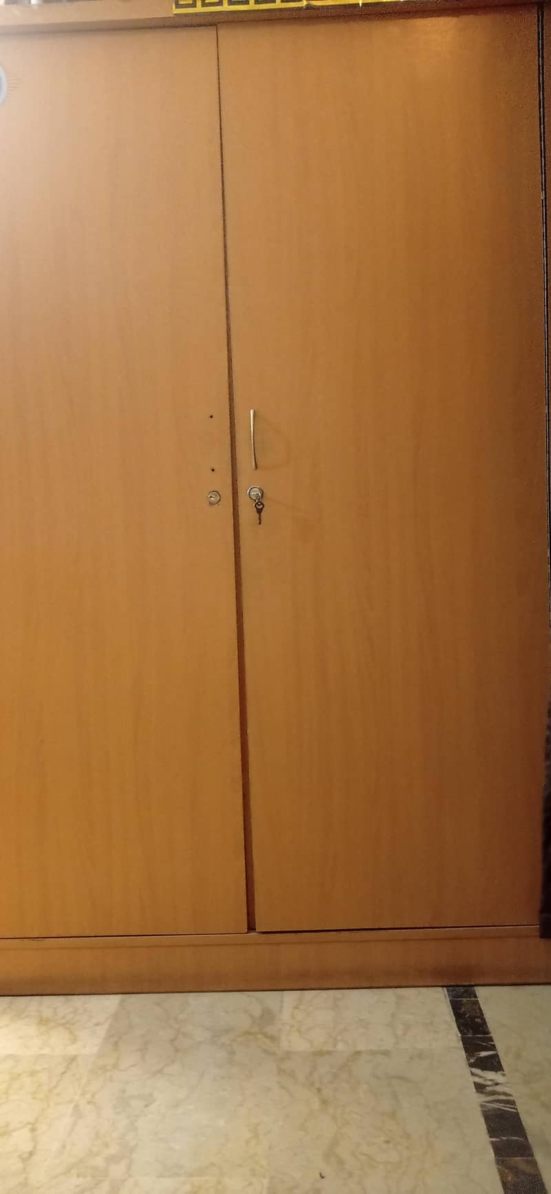 2 door wardrobe 0