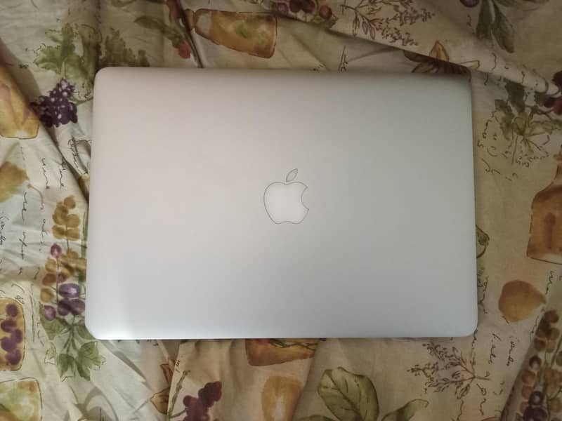 Macbook air early 2015 0
