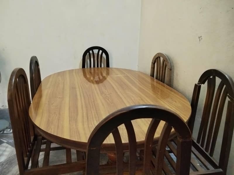 Dining table 0