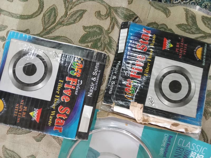 bathroom accessaries 0