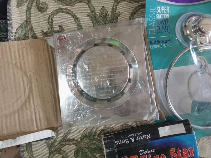 bathroom accessaries 1