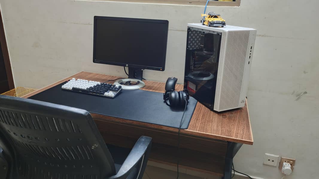 Complete Gaming PC Setup 1