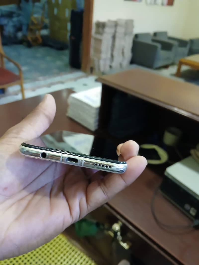 Huawei NOVA3i 2