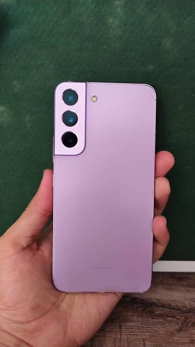 Samsung S22 8/128