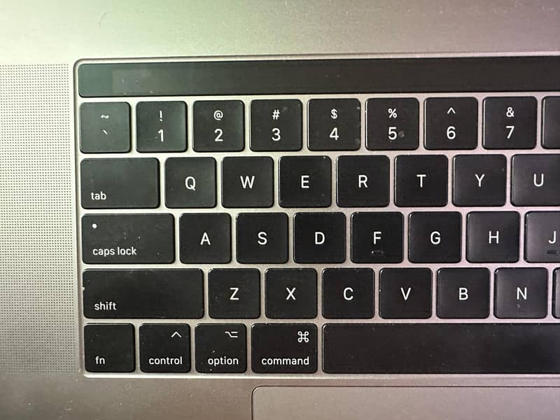 Apple MacBook Pro 15-inch (2017) 5