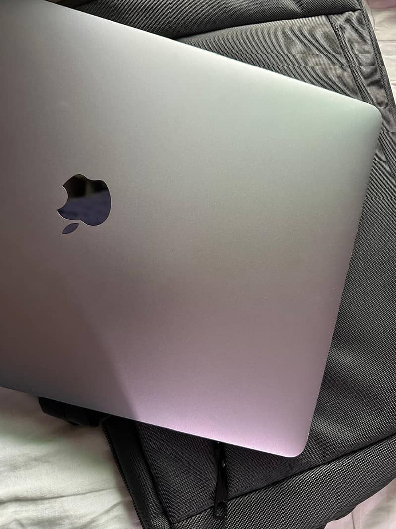 Apple MacBook Pro 15-inch (2017) 7