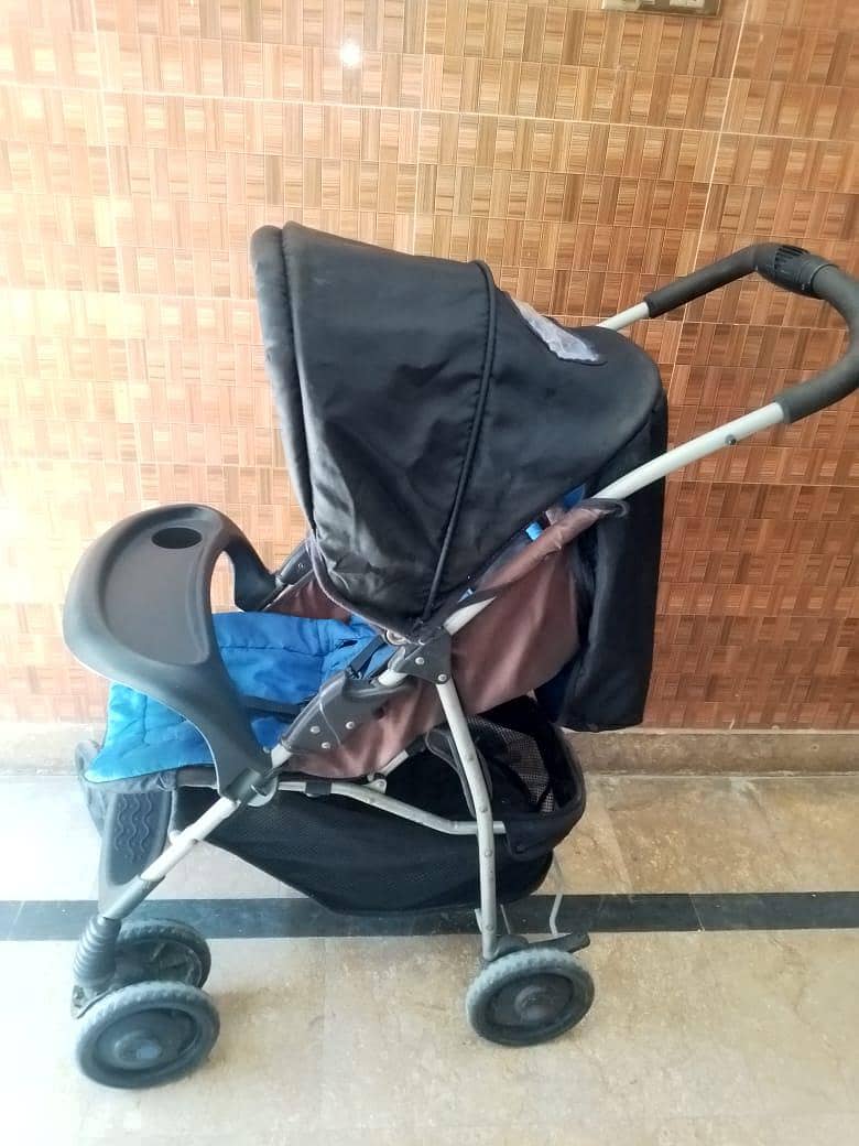 blue and black imported pram stoler 1