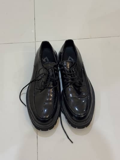 BRANDED SHOES ONLY 1 time use