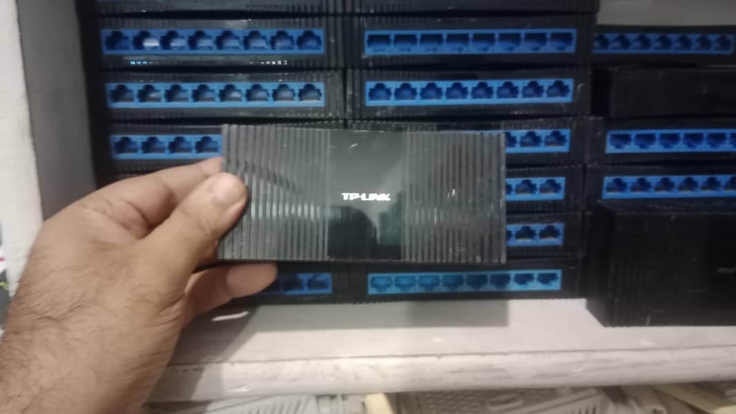 TP Link 8port switch 0