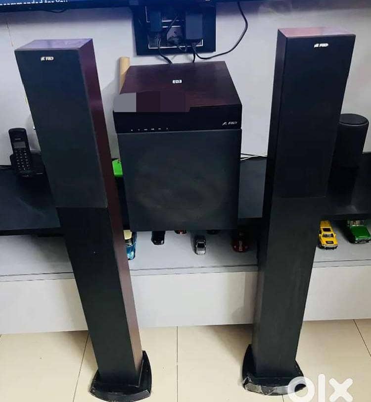 Speakers home theater f&d T400x tower style home theater