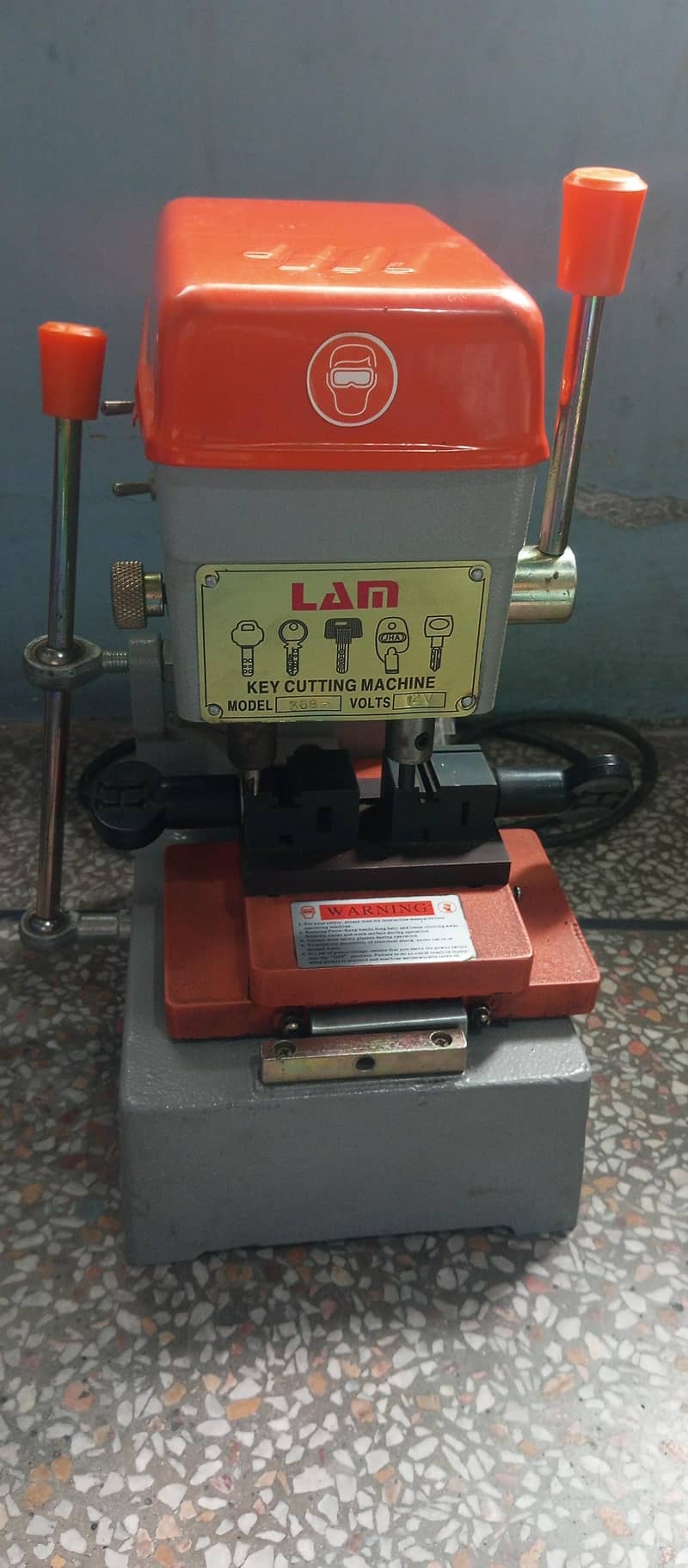 2 machine Key cutting machine 0