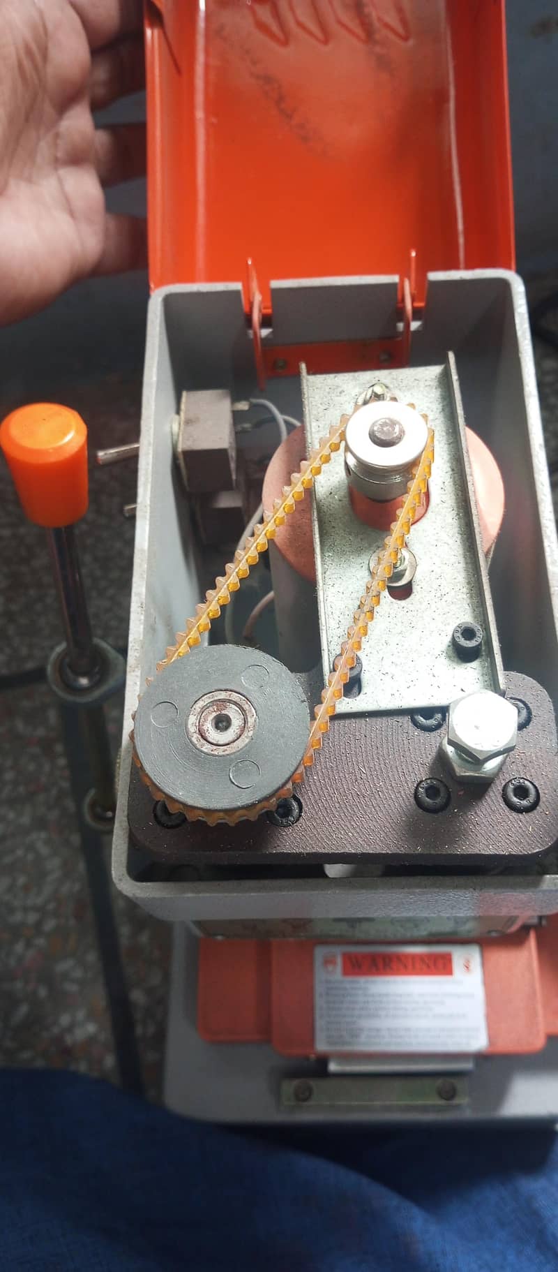 2 machine Key cutting machine 1