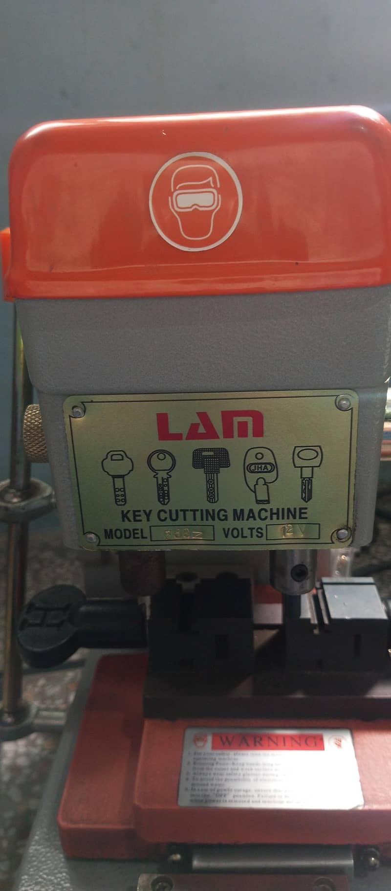 2 machine Key cutting machine 6