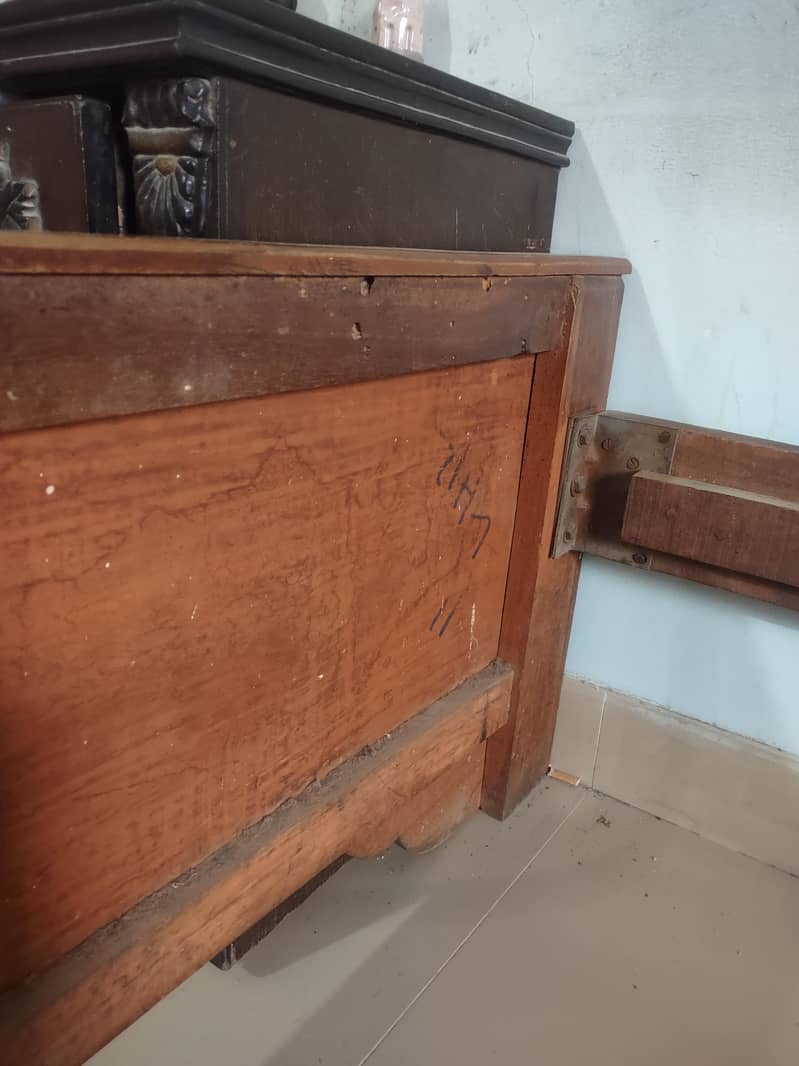 bed queen size 0
