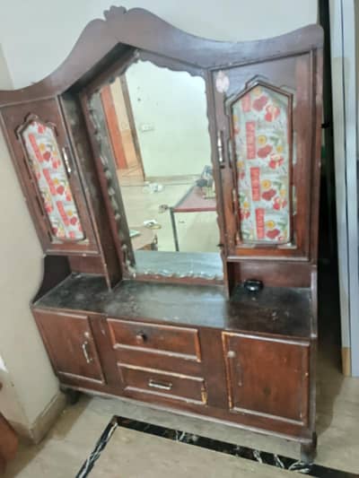 showcase and drag scene