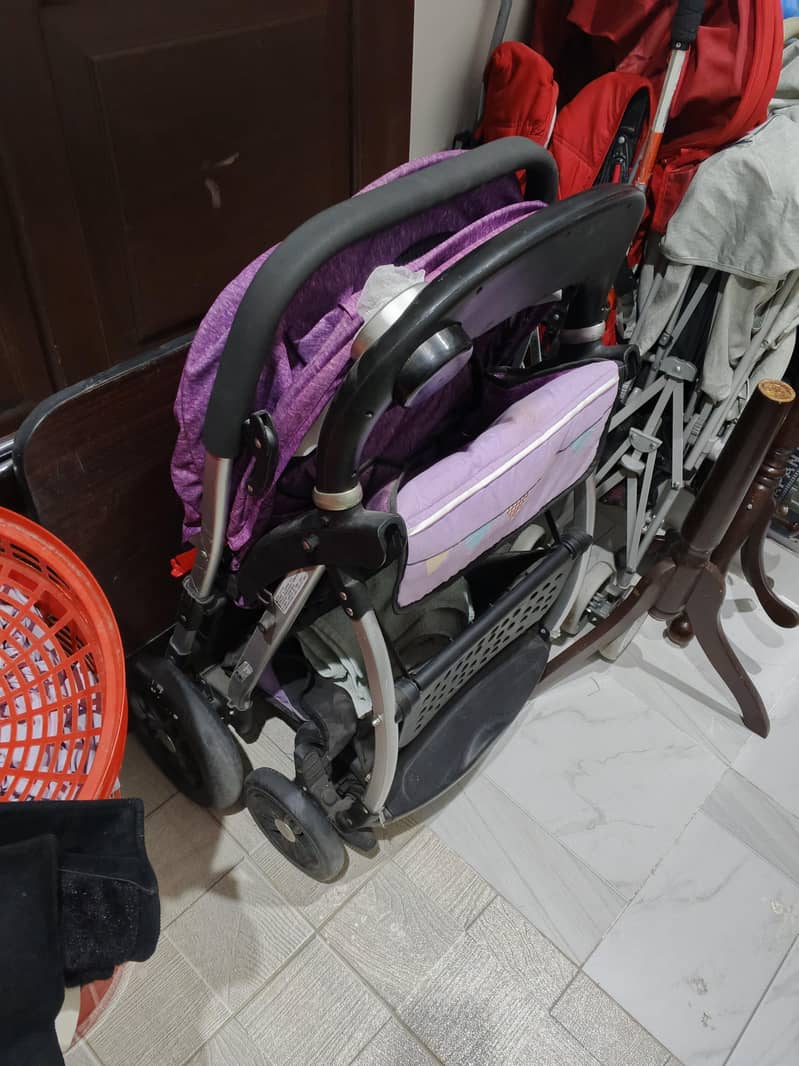 pram. twin stroller 0