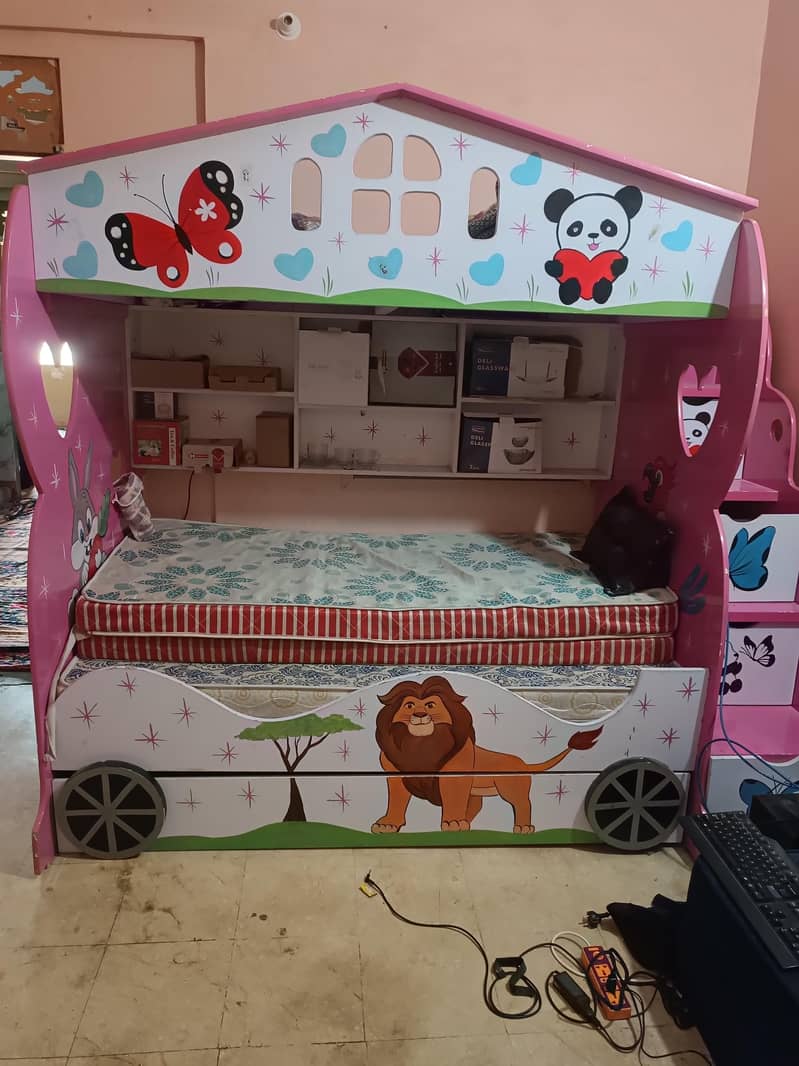 triple bunk bed 0