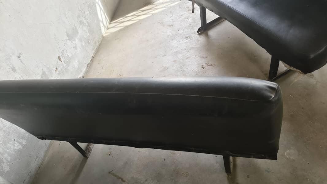 Suzuki bolan sofa seats 1