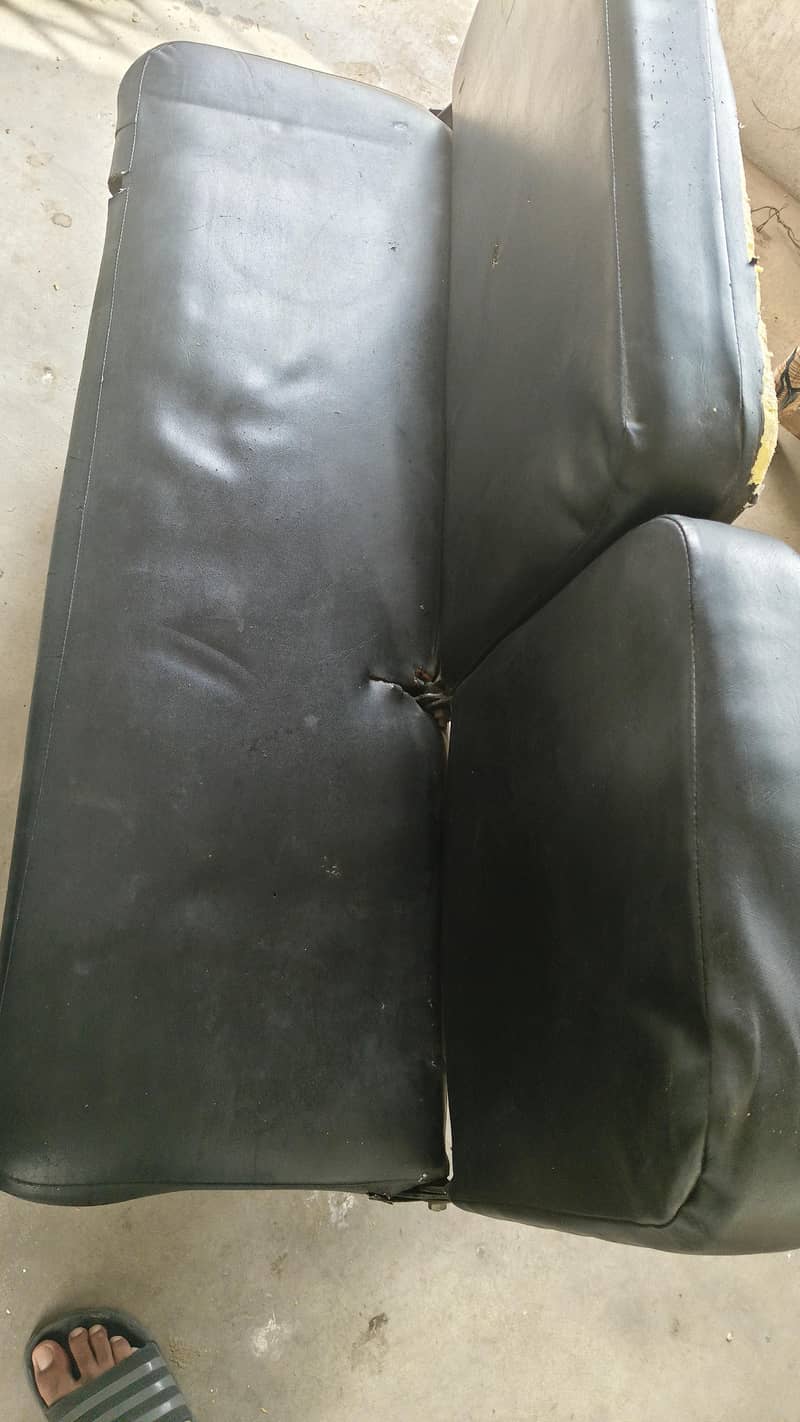 Suzuki bolan sofa seats 3