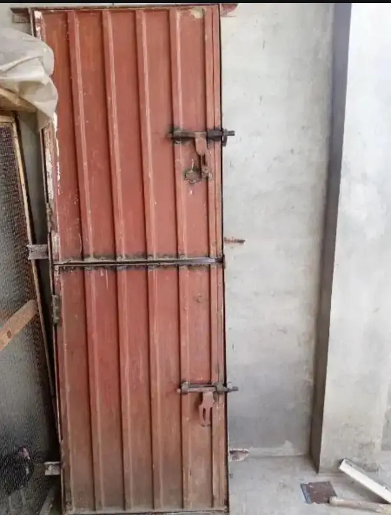 iron door 85oo . . deyar net door 6 fott 45oo . small door 1000 ka 1