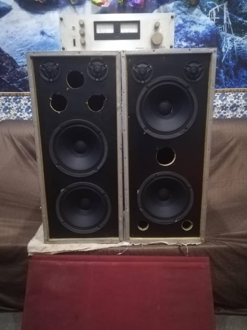 Speaker set 0