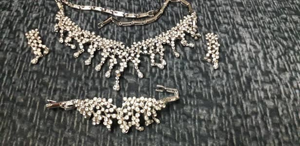 white beutiful set