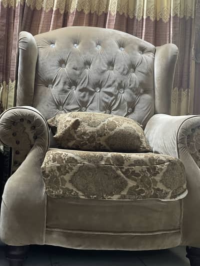 7 Seater Sofa Set in good condition