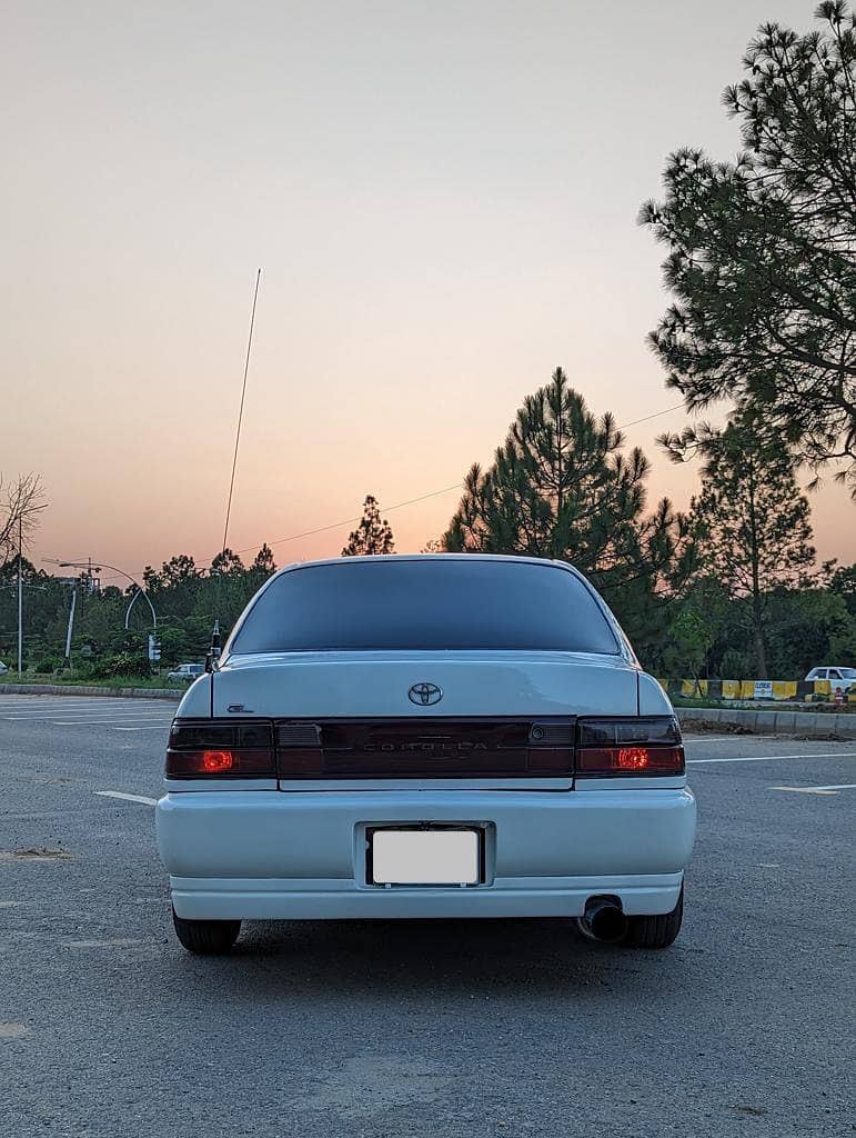 Indus corolla 2001 model 9