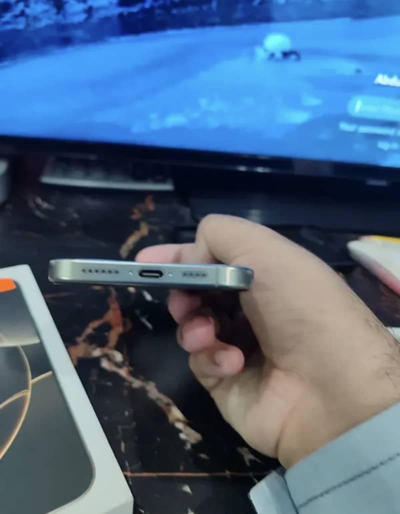 Iphone 16 pro max jv 4