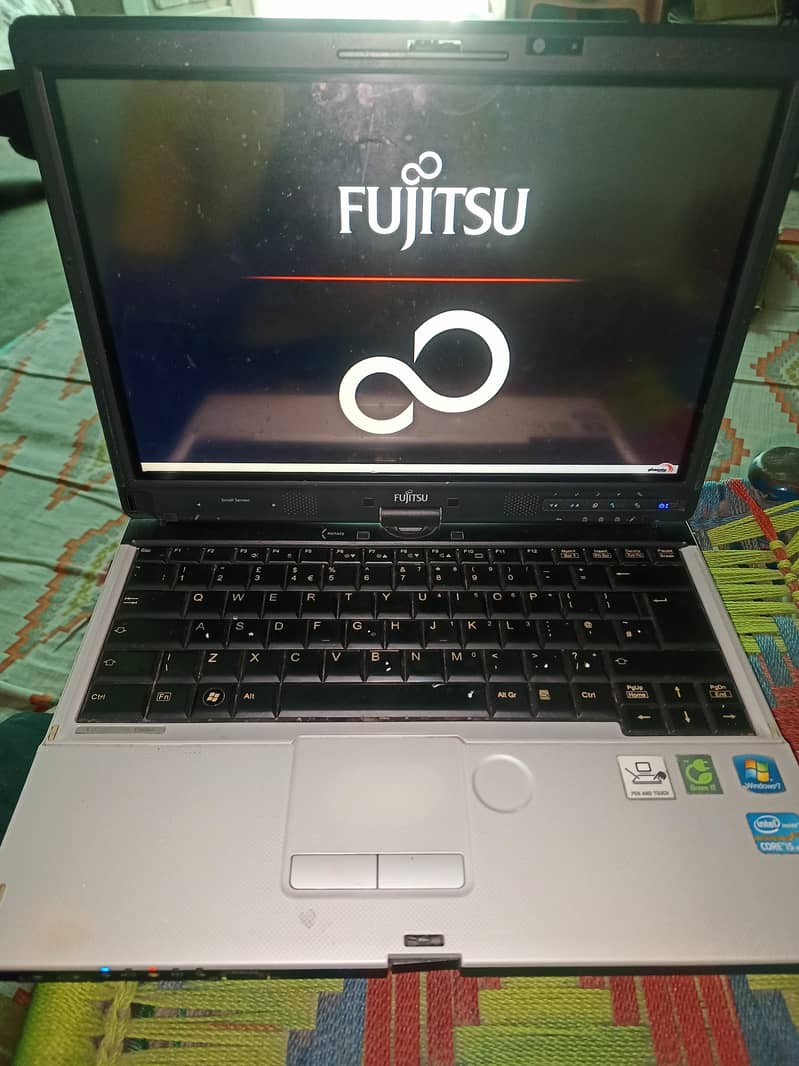 Fujitsu i5-2generation 0