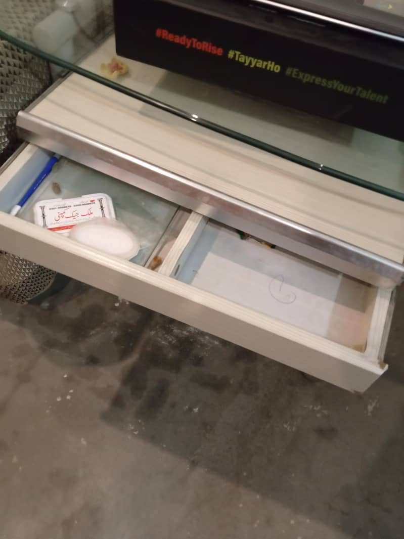 Computer Table Glass 1