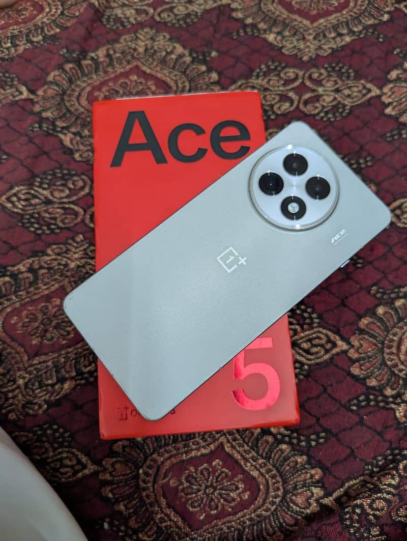 OnePlus ace 5 10