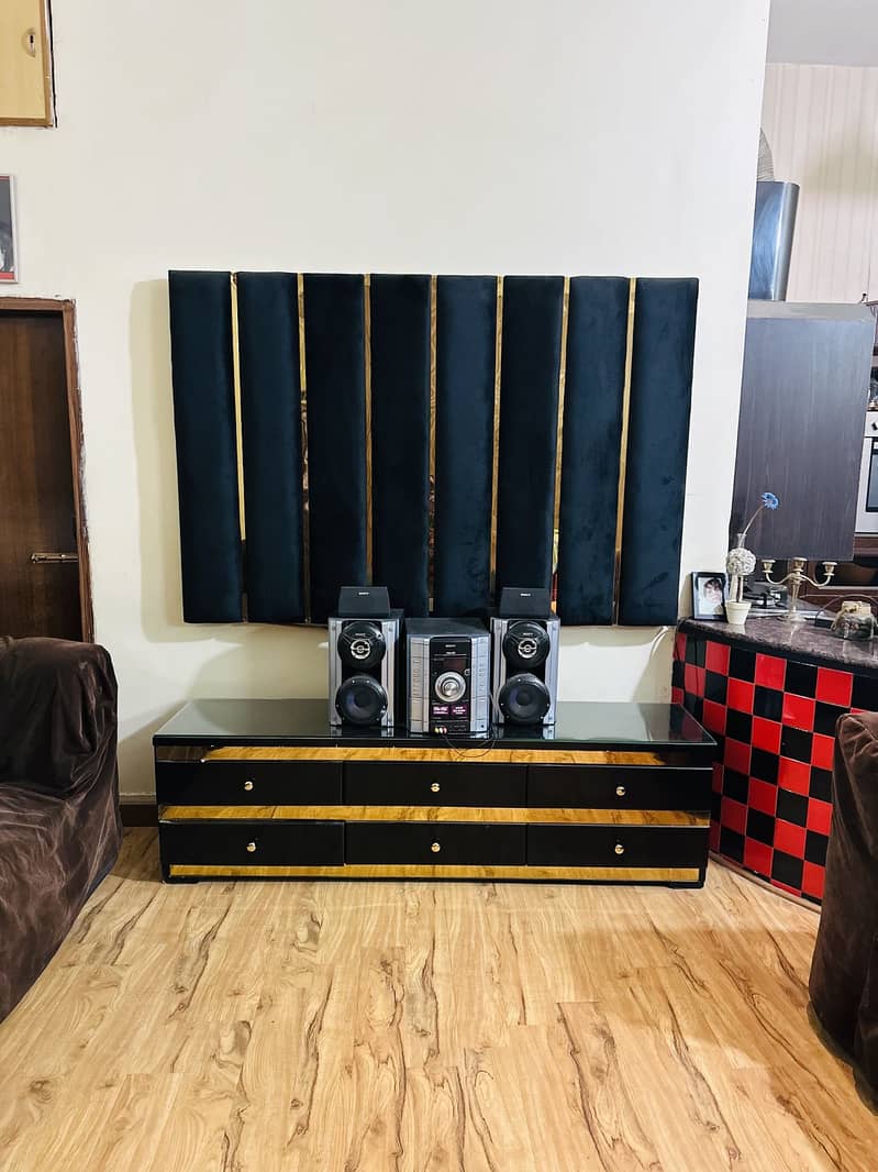 led rack and wall 10