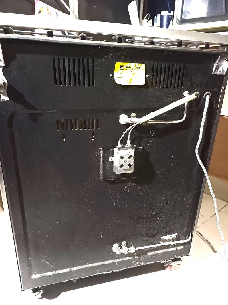 Cooking Range with wheels. (movable) 3