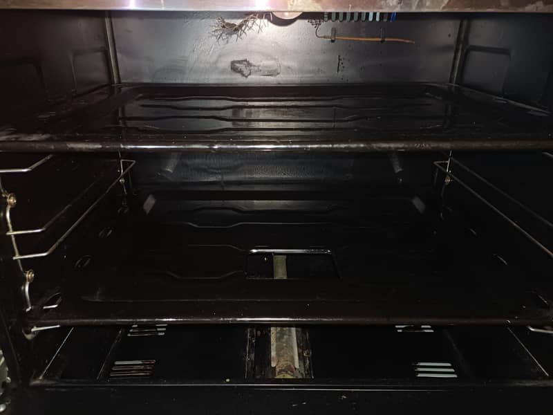 Cooking Range with wheels. (movable) 5