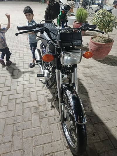 125 2020 model 10/10 condition all parts geniuon company