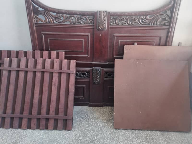 solid wooden king size bed 1